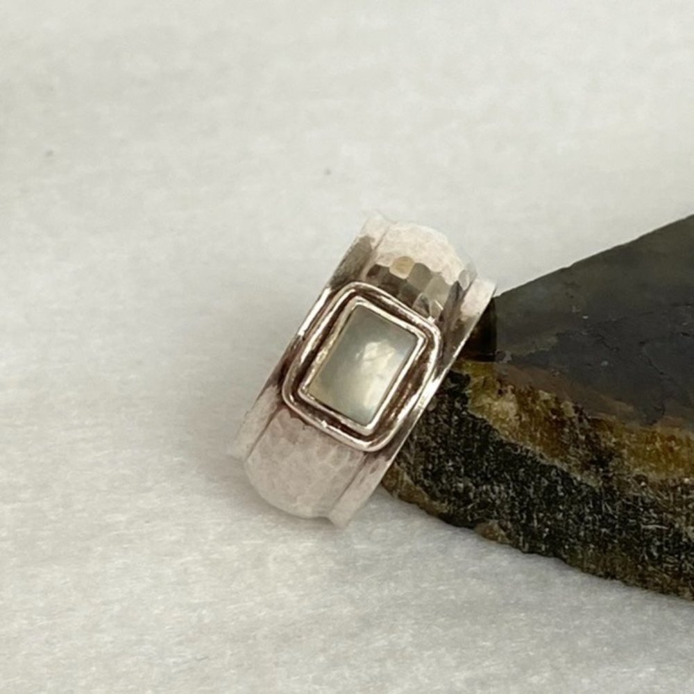 Sterling Silver 925 Cats Eye Quartz Hammered 9MM Wide Cigar Band Ring Sz 6.5 - Picture 5 of 16